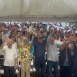 Hipolito-Mejia-reunido-con-dirigentes-del-PRM-en-SDE-e1714139692961