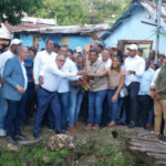 Ayuntamiento de Los Alcarrizos Inicia Construcción de Puente que Conectará La Piña con Nuevo Camino - Imagen