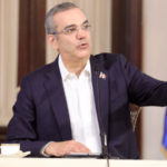 Presidente Abinader atribuye aumento del dólar a fluctuaciones internacionales y asegura estabilidad económica - Imagen