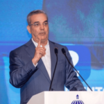 Presidente Abinader insta a quienes buscan riqueza a acudir al sector privado - Imagen