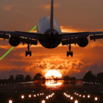 Denuncian uso ilícito de rayos láser contra aviones en República Dominicana - Imagen