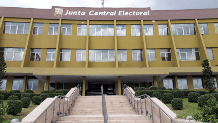 JCE Emite Resolución 7-2025 Sobre Categoría de Partidos y Orden en la Boleta Electoral - Imagen