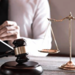 Altercado entre abogados a las puertas del Juzgado de Paz de Villa Mella - Imagen