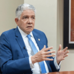 El Juego Sucio de la Difamación en la Política Dominicana - Imagen