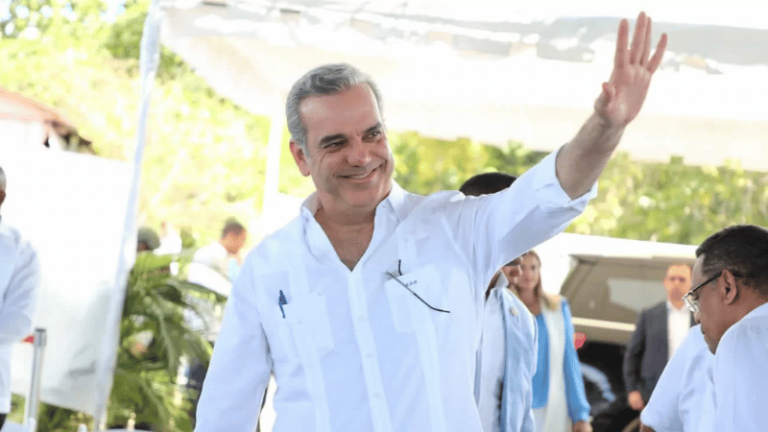 Presidente Abinader lanza el programa “El Gobierno Contigo” con una amplia agenda de inauguraciones y supervisiones - Imagen