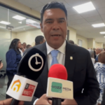 Rafael Duluc destaca el liderazgo de la mujer dominicana en la educación y la superación personal - Imagen