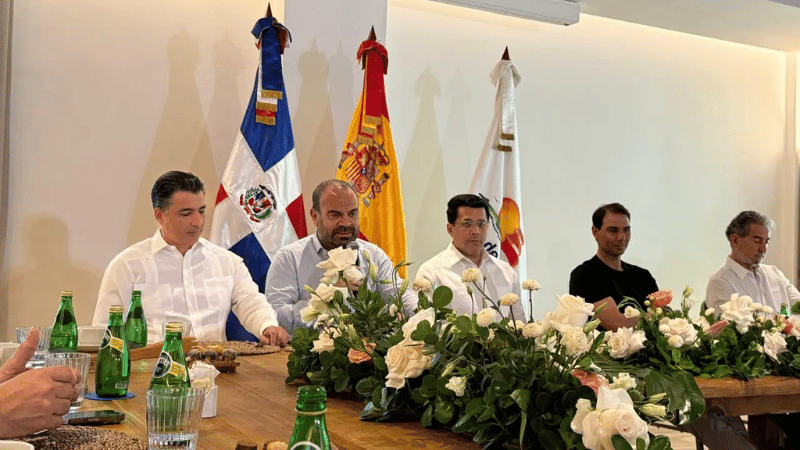 Rafa Nadal inaugura su hotel en Punta Cana junto a Gabriel Escarrer y David Collado - Imagen