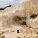 Gobierno prohíbe actividades mineras en la Reserva Antropológica Cuevas de Borbón o del Pomier - Imagen