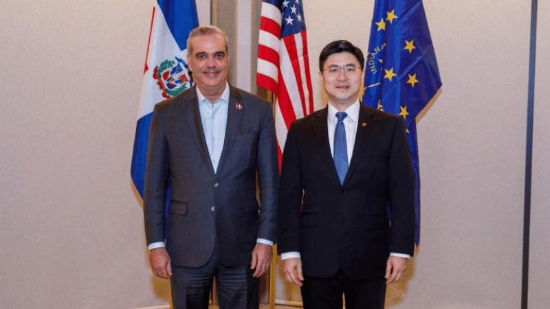 Presidente Luis Abinader refuerza alianza estratégica con la Universidad de Purdue - Imagen