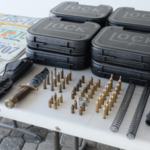 Dintel y Ministerio Público desmantelan red de tráfico internacional de armas en Baní - Imagen