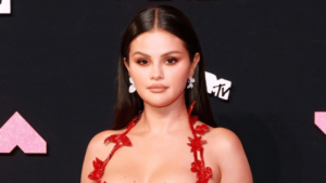 Selena Gomez sorprende con la venta de su icónico anillo personalizado - Imagen