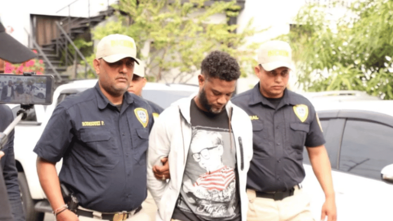 Segundo teniente de la Policía buscado por doble homicidio se entrega a las autoridades - Imagen