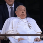 El Papa Francisco Aparece en Público Tras 38 Días de Hospitalización - Imagen
