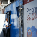 Cientos de personas asisten al primer día del operativo móvil Pasaporte en Ruta en San Juan - Imagen