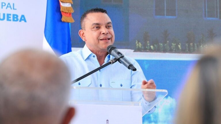 SNS recibe antorcha de Juegos Centroamericanos y del Caribe Santo Domingo 2026 y garantiza asistencia médica gratuita para atletas - Imagen