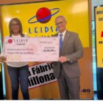 LEIDSA entrega RD$20 millones a emprendedora ganadora del Loto - Imagen