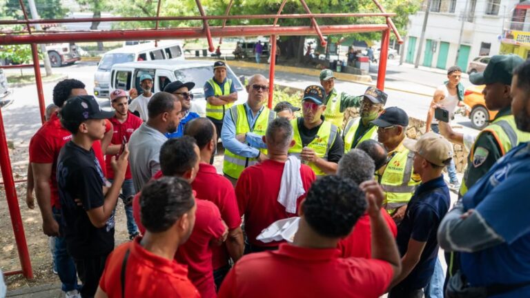 INTRANT interviene 17 rutas en Santiago por aumentos no autorizados en precio del pasaje y fiscaliza 85 vehículos irregulares - Imagen