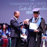 INTRANT entrega carnets de aprendizaje a los primeros bachilleres graduados este año como Guardianes del Tránsito; iniciativa formó a 620 estudiantes - Imagen