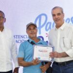 Presidente Abinader encabeza reconocimiento a miles de padres dominicanos en jornada de DASAC “Padres que Protegen” - Imagen