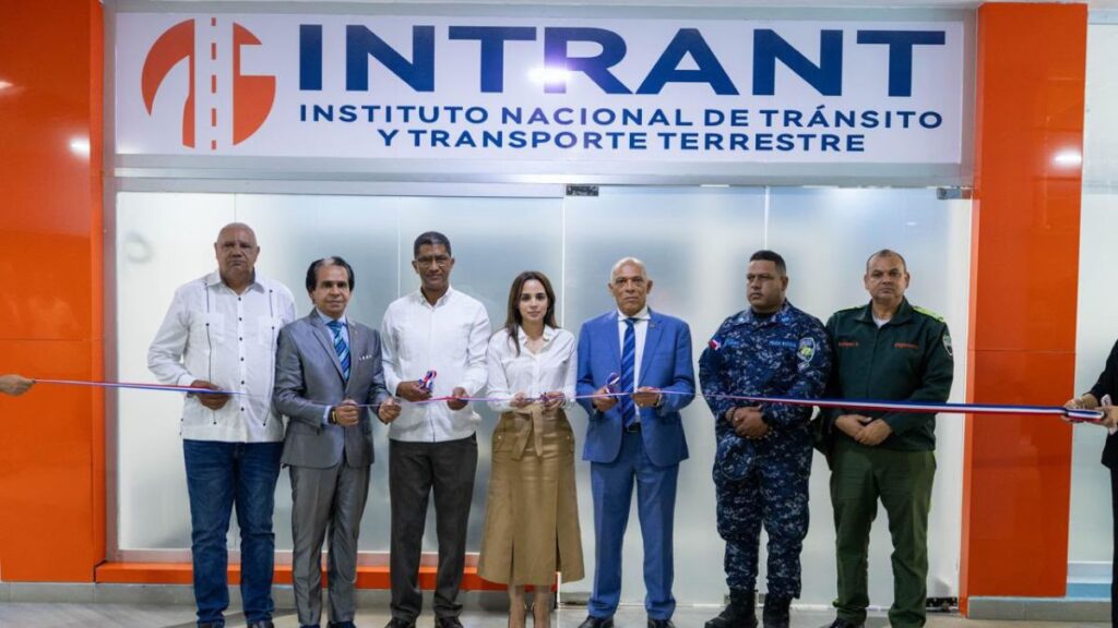 INTRANT abre por primera vez oficinas de licencias en Montecristi y Dajabón - Imagen