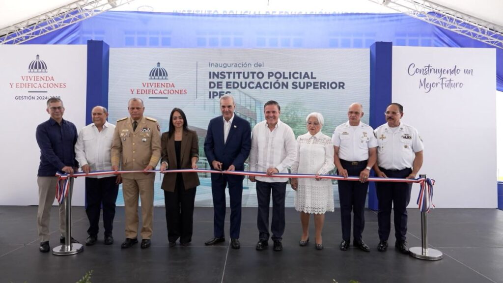 Presidente Abinader y ministro Jean Luis Rodríguez entregan nuevas instalaciones del Instituto Policial de Educación Superior (IPES) - Imagen