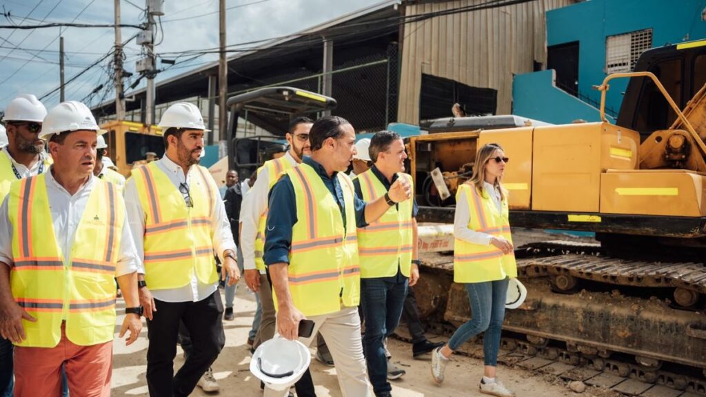 Ministro Jean Luis Rodríguez supervisa intervención integral en sector Los Praditos, en el DN - Imagen