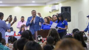 Premio a la Excelencia Orlando Martínez reconoce a 132 estudiantes; 20 alcanzaron índice perfecto de 100 - Imagen