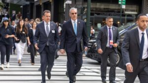 Abinader recorre a pie calles de Nueva York durante su trayecto hacia la Asamblea General de la ONU - Imagen