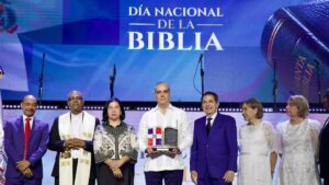 Comunidad Cristiana Nacional reconoce al presidente Abinader por su respaldo a la fe y a la Biblia durante seis años consecutivos - Imagen