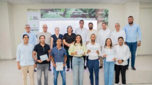 Campo Joven lleva casi RD$3 millones a tasa cero a jóvenes productores de Hato Mayor - Imagen